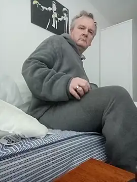 Snapshot of Paolo7619 chatting on March 6, 10:30 am Paolo7619 online show from March 6, 10:30 am