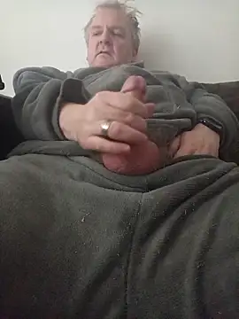 Snapshot of Paolo7619 chatting on October 29, 8:27 am Paolo7619 online show from October 29, 8:27 am