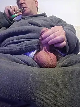 Snapshot of Paolo7619 chatting on November 28, 5:32 am Paolo7619 online show from November 28, 5:32 am