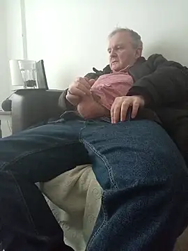 Snapshot of Paolo7619 chatting on December 3, 10:02 am Paolo7619 online show from December 3, 10:02 am