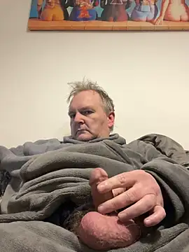 Snapshot of Paolo7619 chatting on March 26, 5:35 am Paolo7619 online show from March 26, 5:35 am