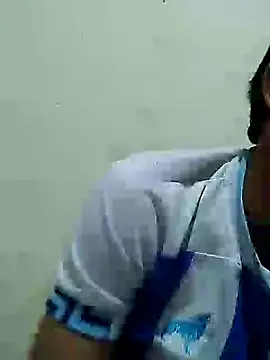 Snapshot of lukteu chatting on January 21, 3:04 am lukteu online show from January 21, 3:04 am