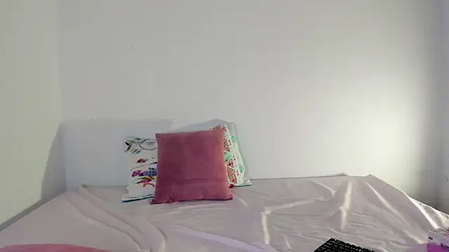 Snapshot of Sol_angel_ chatting on March 8, 1:57 pm Sol angel online show from March 8, 1:57 pm