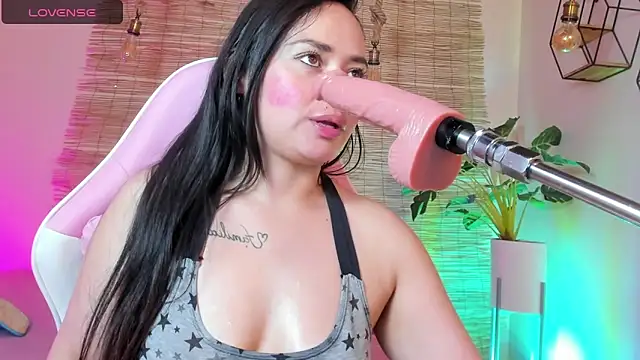 Snapshot of Rosie_jhons chatting on February 20, 7:01 am Rosie jhons online show from February 20, 7:01 am