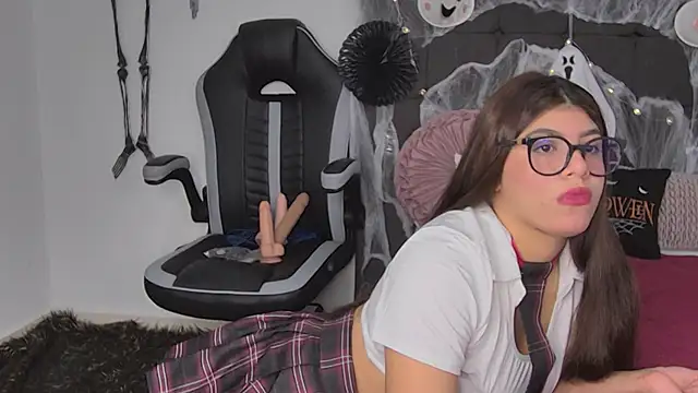 AmandaBrooks 18 online show from October 17, 2:59 am