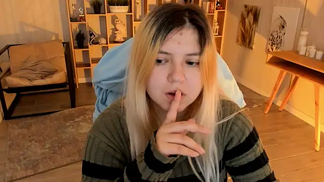 DiaAngell online show from October 26, 12:16 am