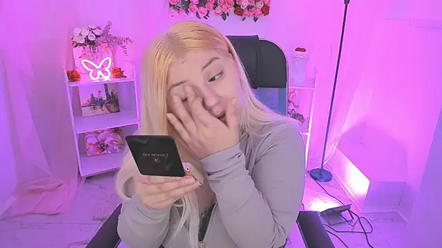 DiaAngell online show from November 13, 7:35 pm