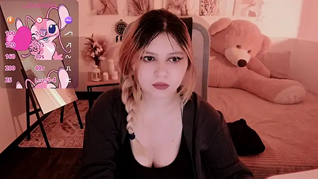 DiaAngell online show from May 19, 7:31 pm