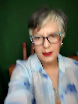 ilonna2025 online show from November 21, 9:46 pm