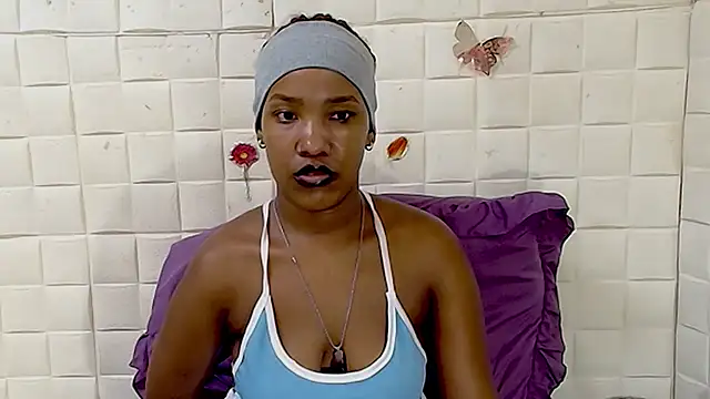 EroticSexyPrada online show from March 23, 5:44 am