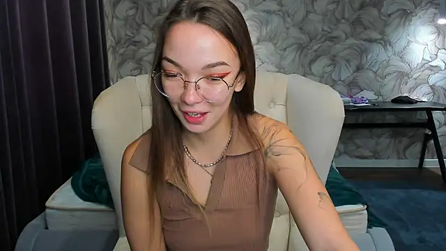 SusannJohnson online show from April 2, 12:52 am