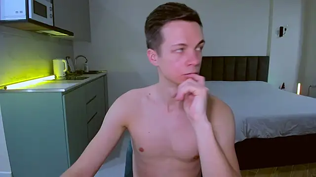 Snapshot of max_shy chatting on February 1, 3:50 pm max shy online show from February 1, 3:50 pm