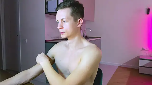 Snapshot of max_shy chatting on March 5, 4:02 pm max shy online show from March 5, 4:02 pm