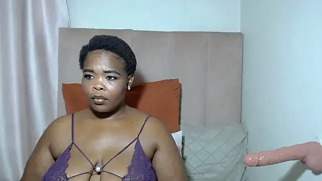 Hazel-nutt online show from February 12, 7:35 pm