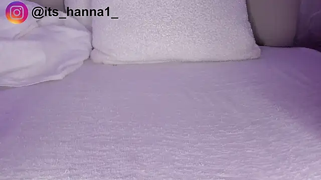 cutte hanna18 online show from May 4, 6:26 pm