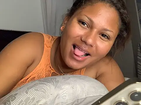 madell online show from May 12, 2:52 am