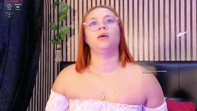 Snapshot of Sophie_new25 chatting on October 29, 12:40 pm Sophie new25 online show from October 29, 12:40 pm