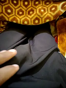 08uhj online show from February 3, 4:43 am