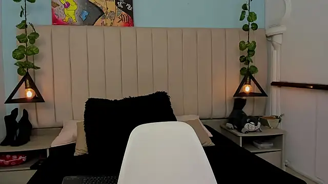 Paulina Lopezz online show from October 23, 7:45 pm