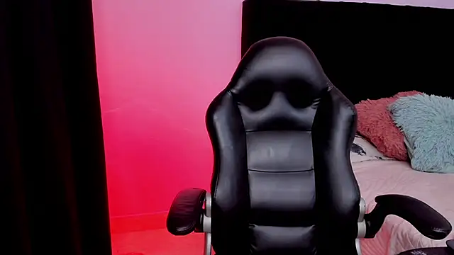 Snapshot of Paulina_Lopezz chatting on March 24, 7:52 pm Paulina Lopezz online show from March 24, 7:52 pm