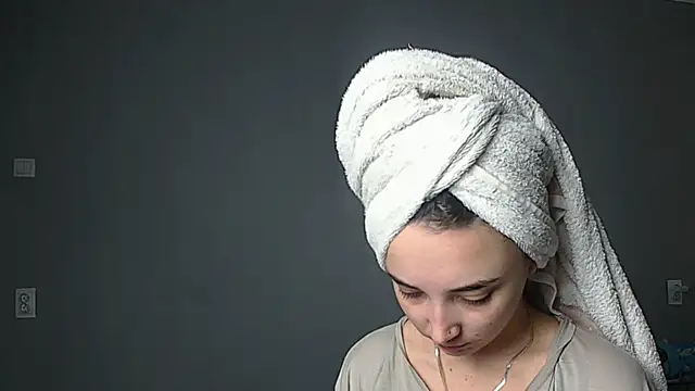 Snapshot of Eva_Gloryy chatting on October 10, 9:41 am Eva Gloryy online show from October 10, 9:41 am