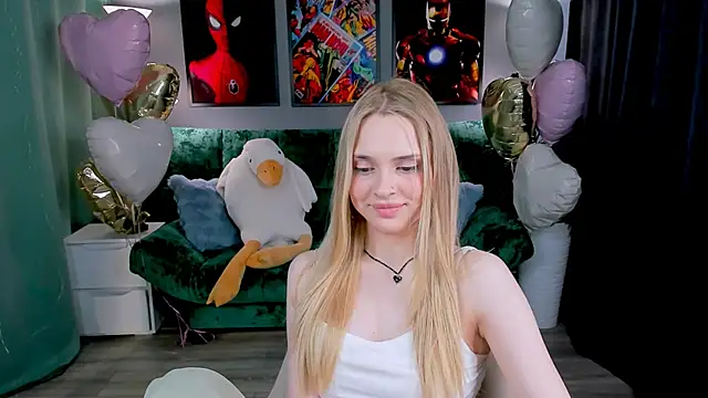 Snapshot of JinxTonks chatting on February 20, 6:26 am JinxTonks online show from February 20, 6:26 am