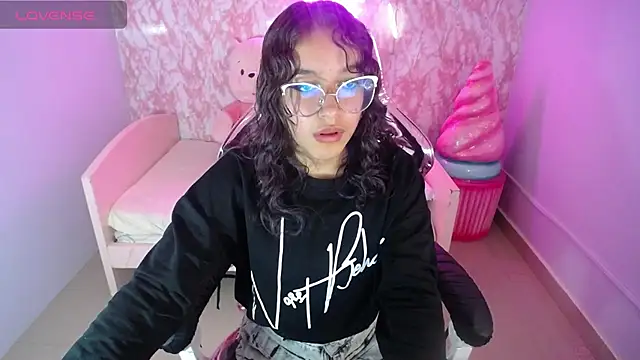 kassandra ch  online show from February 15, 4:45 pm