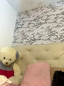 Lili  taylor online show from September 10, 12:16 pm