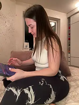 sweetflowers69 online show from March 17, 7:28 pm