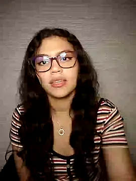 Snapshot of enid_greins chatting on February 8, 12:38 am enid greins online show from February 8, 12:38 am