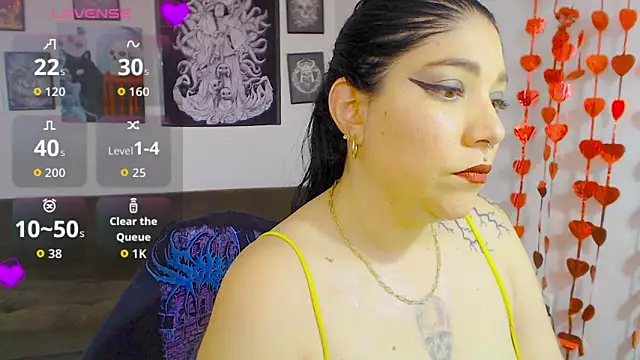 Snapshot of sharonnleon chatting on February 25, 7:56 pm sharonnleon online show from February 25, 7:56 pm
