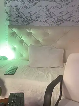 viktoria davis  online show from January 31, 10:10 pm