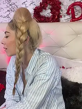 viktoria davis  online show from February 15, 1:42 am