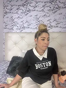 viktoria davis  online show from February 22, 11:46 pm