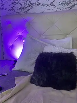 viktoria davis  online show from February 28, 1:37 am