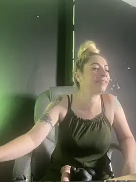 viktoria davis  online show from March 6, 1:48 am