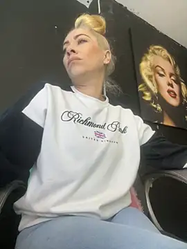 viktoria davis  online show from October 1, 11:33 pm