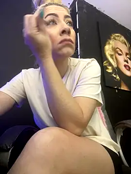 viktoria davis  online show from October 31, 9:49 pm