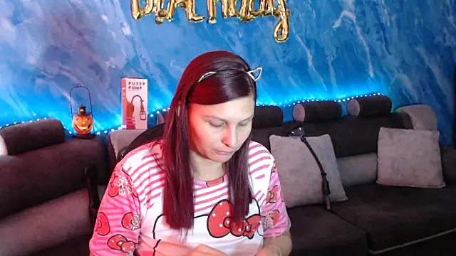 Snapshot of sachaclinford chatting on October 21, 5:13 pm sachaclinford online show from October 21, 5:13 pm