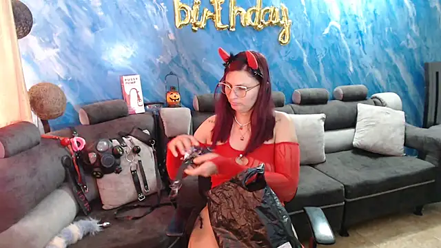 Snapshot of sachaclinford chatting on October 28, 8:11 pm sachaclinford online show from October 28, 8:11 pm