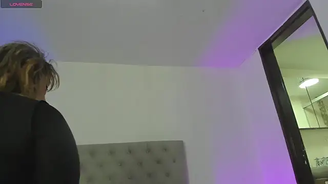 Dayana  Ospina online show from February 10, 7:38 pm