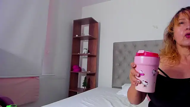 Dayana  Ospina online show from February 20, 7:41 pm