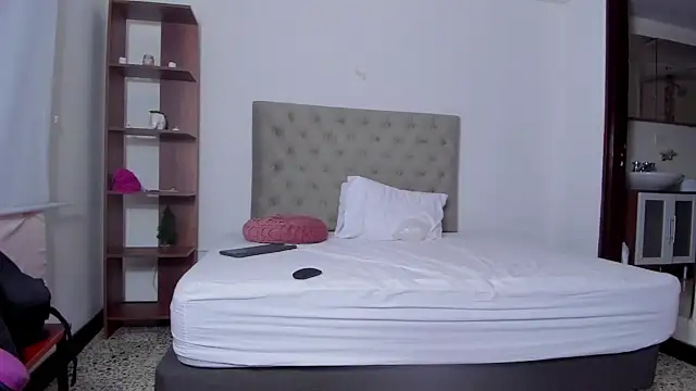 Dayana  Ospina online show from February 22, 7:47 pm