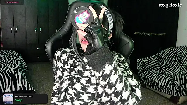 roxy toxic online show from September 20, 2:56 am