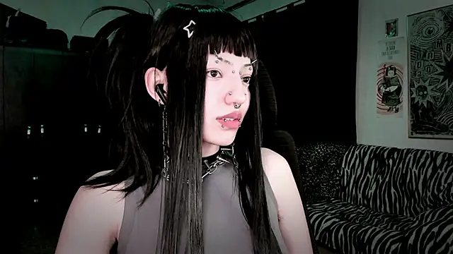 roxy toxic online show from March 4, 1:33 am