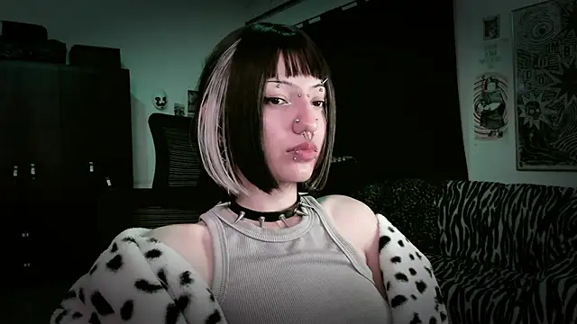 roxy toxic online show from May 15, 10:50 pm