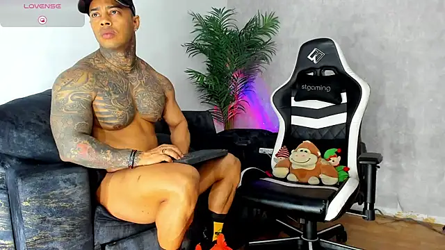 Snapshot of owen_freid chatting on October 24, 8:49 pm owen freid online show from October 24, 8:49 pm