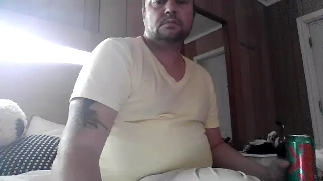 Snapshot of yourcourage1 chatting on October 4, 3:59 am yourcourage1 online show from October 4, 3:59 am