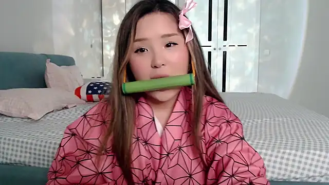 Snapshot of Minamin_20 chatting on February 13, 7:21 pm Minamin 20 online show from February 13, 7:21 pm