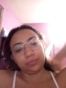 Snapshot of criscrispdv chatting on March 19, 4:05 am criscrispdv online show from March 19, 4:05 am